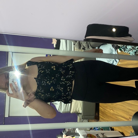 Black floral print crop top - Picture 2 of 2